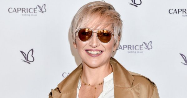 Magda Steczkowska w czerwonej mocno wyciętej sukni z dekoltem. Wyglądała przepięknie!