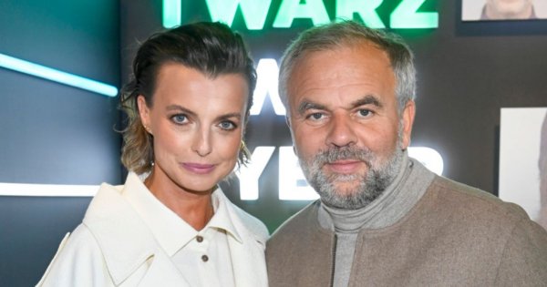 Katarzyna Sokołowska z synkiem na jesiennym spacerze. Mały Iwo Lew modowy smak wyssał z mlekiem matki?
