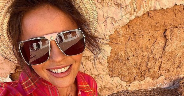 41-letnia Edyta Herbuś eksponuje zgrabne nogi i odkrywa kusząco ramię. Fani: "Bogini"
