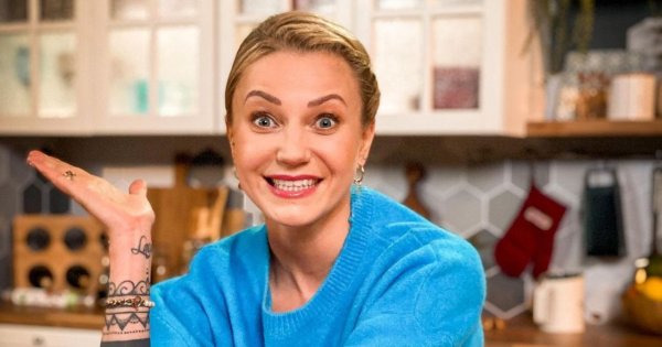 Daria Ładocha na odważnym zdjęciu. Zakrywa ją tylko liść!