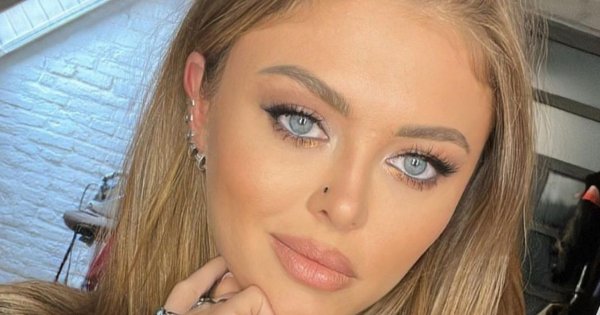 Joanna Opozda na zdjęciu z synkiem. Dalej nie pokazuje jego twarzy! Ktoś pisze: "Dziecko od tyłu to jakaś paranoja"