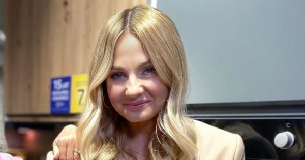 Małgorzata Socha w ogniu krytyki. Jej dzieci, mąż i mama wystąpili w reklamie Apartu. Ktoś pisze: "Pieniądze odkryły twarze"