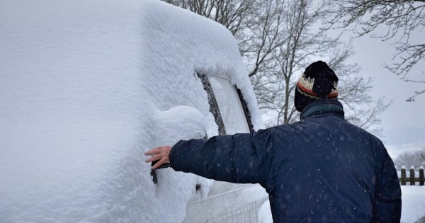 "Koledzy mówili, żeby nie zmieniać jeszcze opon. A teraz... Ratujcie w mordę jeża!"