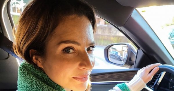 Anna Dereszowska kusi nóżką w lśniącej sukni od Violi Piekut. Wyglądała jak milion dolarów!