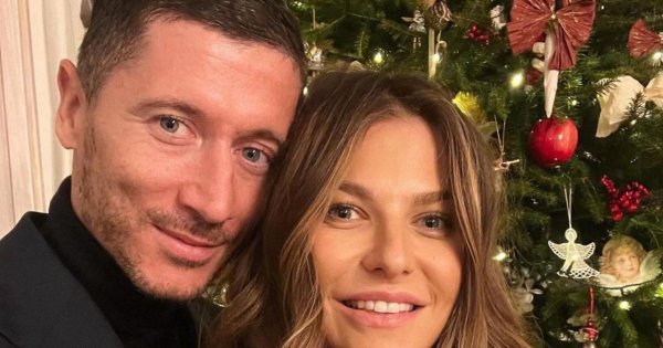 Anna Lewandowska zachwyca zdjęciami świątecznymi! Nietypowy ubiór córek jest już tradycją...