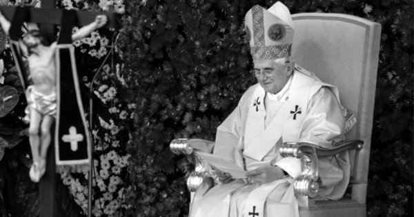 Emerytowany papież Benedykt XVI nie żyje. Odszedł dziś rano w wieku 95 lat