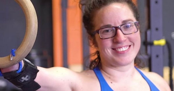 Lindsay urodziła się bez kończyn. Z zapałem trenuje... crossfit. To robi wrażenie!
