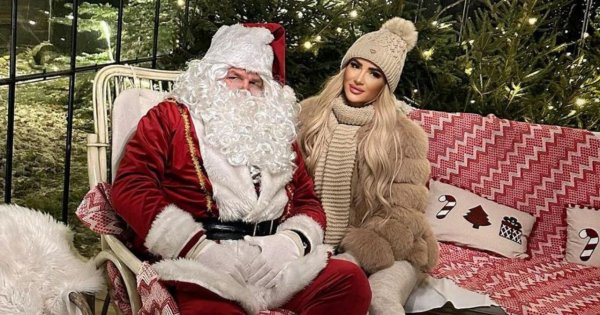 Mieszkania gwiazd: Izabela Macudzińska z "Królowych życia" pokazała świąteczną odsłonę domu. Magia świąt na bogato!