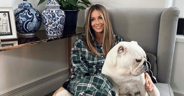 Małgorzata Rozenek w szokującej sesji świątecznej. Włożyła sandały na śnieg!