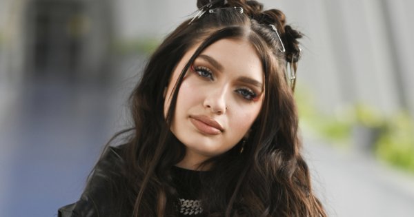 15-letnia Viki Gabor w błyszczącym gorsecie. Znów przesadziła ze stylizacją?