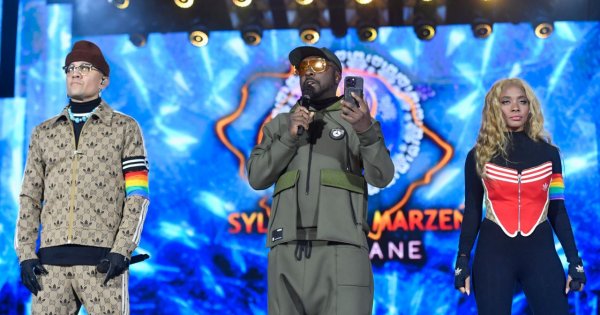 "Jesteśmy Black Eyed PEAS, P-E-A-S, a nie Black Eyed PiS!": gwiazda wieczoru zepsuła TVP zabawę