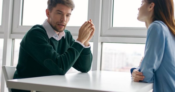 "Randki mojego męża to katastrofa. Cały czas rozmawia o problemach i marudzi o pracy"