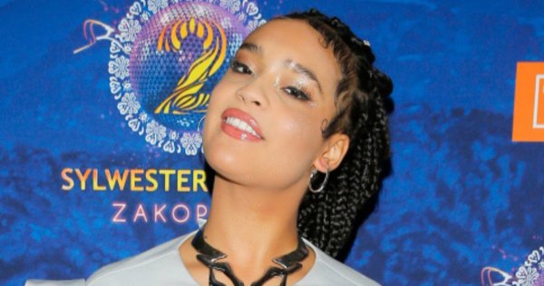 Intrygująca przemiana Sary James. Wygląda jak Whitney Houston!
