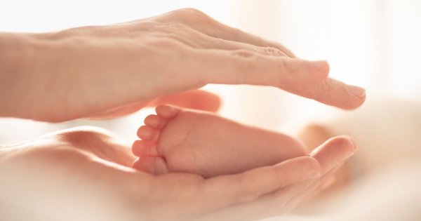 "Chciałam zrobić sobie zdjęcia ze zmarłym synkiem - noworodkiem. Słowa męża złamały mi serce"