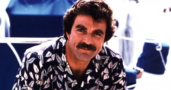 Tom Selleck kończy 78 lat. Czy nadal ma wąsy? Sprawdzamy, jak dziś wygląda detektyw Magnum