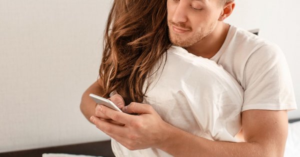 "Mąż mnie zdradził, ale powiedział, że to moja wina. Zawsze odwraca kota ogonem. Mam tego dość"