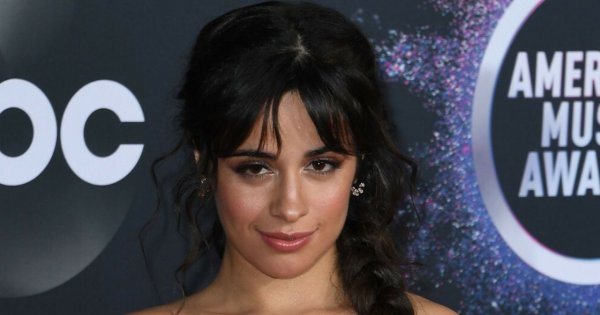 Grammy 2023: Camilla Cabello odsłoniła zmysłowy biust w staniku z pereł! To najbardziej niegrzeczna stylizacja wieczoru
