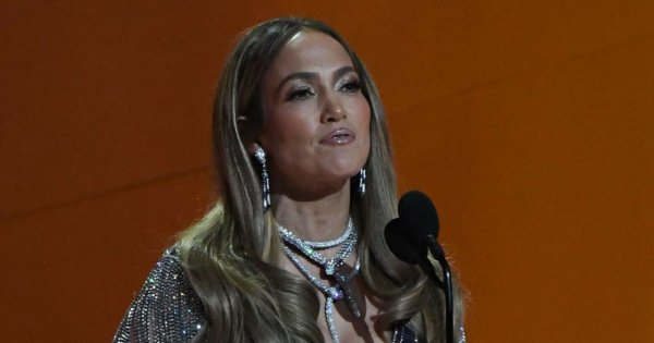 Jennifer Lopez i znudzona mina Bena Afflecka hitem Grammy 2023! Internauci tworzą memy!