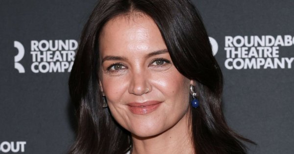 Katie Holmes w burzy loków! Wow, w takim wydaniu jej jeszcze nie widzieliśmy