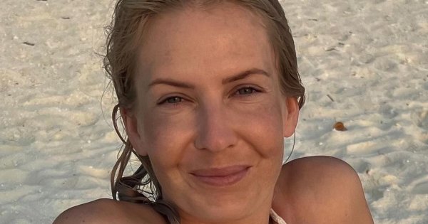 Edyta Pazura pokazała odważne zdjęcia z wakacji. Jej pozy w bikini są zadziwiające!