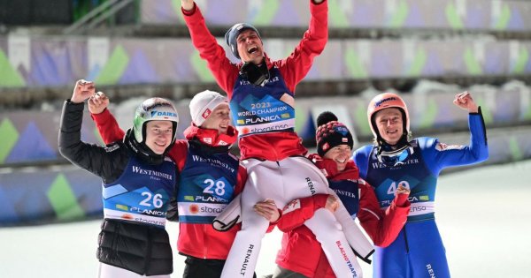 Piotr Żyła został mistrzem świata! Zapłakana ukochana skoczka pokazała prawdziwe emocje. Cóż tam się działo!