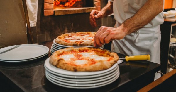 Najdroższa pizza w Polsce! Cena zwala z nóg, ale to wszystko przez jeden składnik