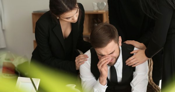 "Zrobiłem dziadkowi taki pogrzeb, jakiego sobie życzył. Od rodziny usłyszałem, że nie wezmą w czymś takim udziału"