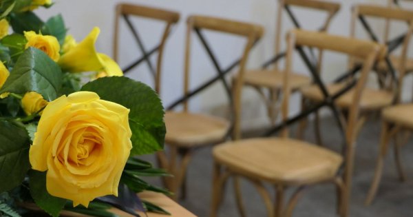 "Zmarła mama kolegi z pracy. Nasz dział ma iść na pogrzeb, a ja zupełnie nie mam na to ochoty!"