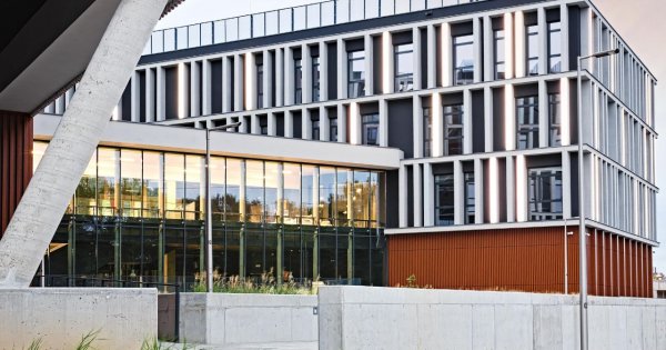 Nowy kierunek studiów na znanej uczelni. Uniwersytet będzie kształcić influencerów?