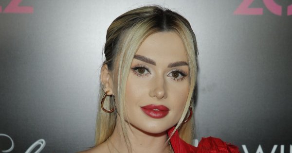 Wersow jest w ciąży! 26-letnia dziewczyna Friza pokazała goły ciążowy brzuszek w teledysku