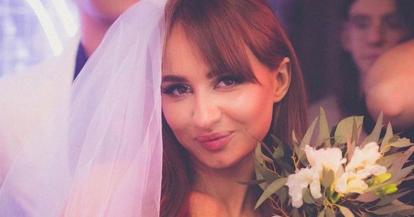Premiera filmu "Zadra": Angelika Mucha w srebrnym staniku błyszczy na "świeczniku"!