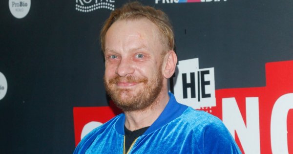 Serialowy Walduś ma nowe zajęcie. "Tarzam się w odchodach, brudach, smrodach"