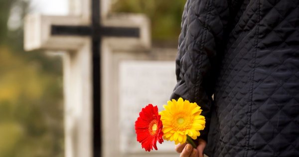 "Mój student wyłudza pieniądze na cmentarzu. Do czego ten świat zmierza?"