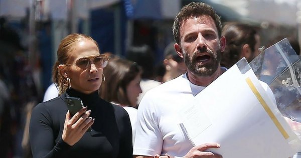 Jennifer Lopez i Ben Affleck namiętnie całują się na ściance! Kryzys zażegnany?