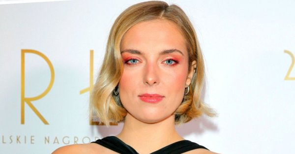 Orły 2023: Magdalena Koleśnik w ostrej stylizacji, która więcej odsłania niż zakrywa. Aktorka skradła wszystkie spojrzenia!