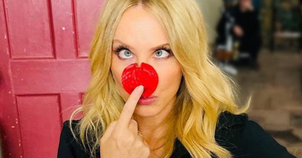 Kylie Minogue w końcu wygląda na swój wiek! Przestała majstrować przy twarzy?