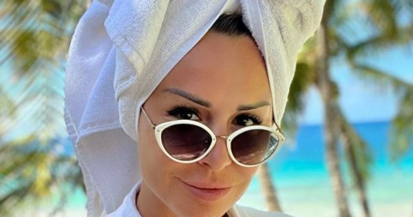 Mieszkania gwiazd: takim luksusem otuliła się Blanka Lipińska. Czarna kuchnia pełna jest genialnych inspiracji!
