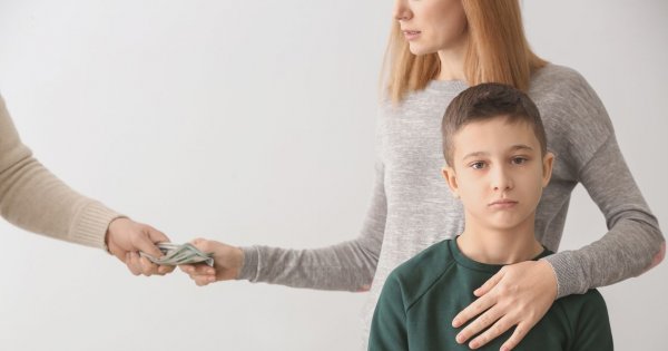 "Moja była znowu żąda podwyższenia alimentów. Mnie ciągle doi, a sama siedzi na zasiłku! Taka to pożyje"
