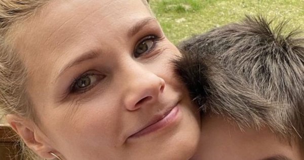 Anna Głogowska zadała szyku na ślubie brata. Są do siebie podobni?