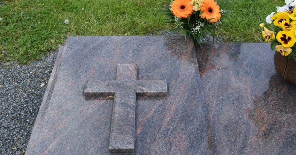 „Nie odwiedzę grobów na święta. Czy to takie ważne”?