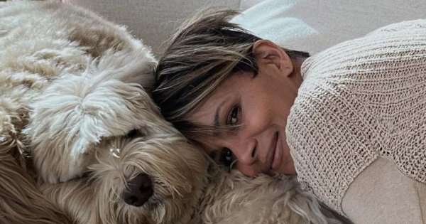 56-letnia Halle Berry opublikowała NAGIE zdjęcie. "Lwica zaryczała"