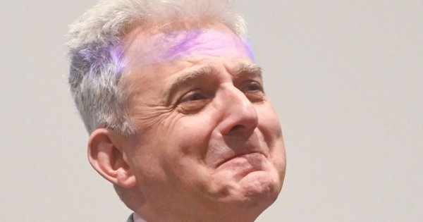 Hubert Urbański przeszedł metamorfozę! Z brodą i z siwymi włosami wygląda jak... święty Mikołaj?