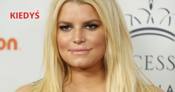 Jessica Simpson schudła ponad 45 kilogramów i pokazała swoje bikini body. "Gdzie są rozstępy?!"