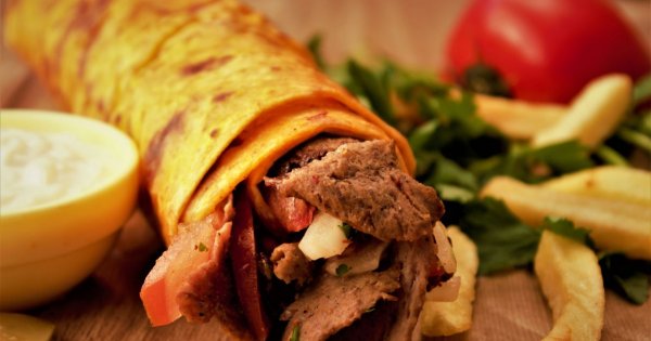 "Pod moim blokiem otworzono śmierdzący kebab! Ale prawdziwy koszmar zaczął się później! Nie mogę spać w nocy!"
