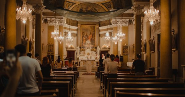 Puste ławy w polskich seminariach. W jednym z miast przyjęto tylko 4 osoby, rektorzy podają wyniki naboru