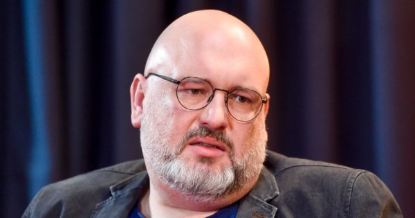 Ten znany aktor już tak nie wygląda. Schudł 30 kilogramów, bo przestraszył się groźnej choroby