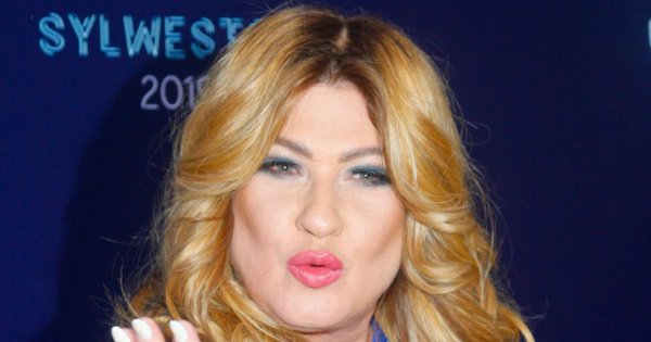 Beata Kozidrak w kusej miniówie z samych pasków. Ależ to HOT stylówka!
