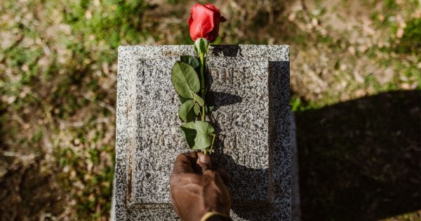 "Po śmierci żony nie próżnowałem. Już mam nową dziewczynę"