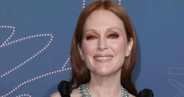 Wiecznie młoda Julianne Moore znowu zachwyca w Cannes! Jak ona to robi?