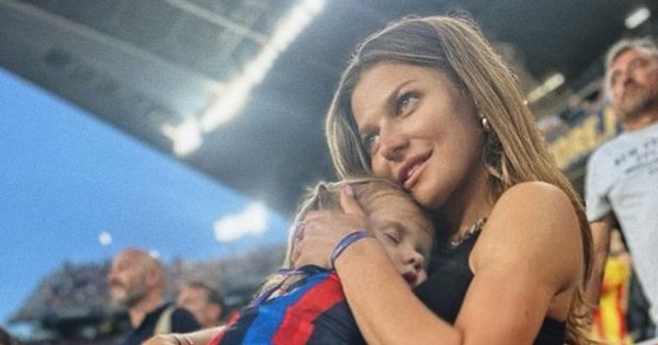 Anna Lewandowska pracuje w wyjątkowych warunkach. A Lewy wygrzewa się w słońcu